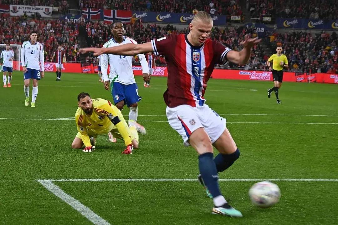  哈兰德回归赛场，关键助攻首场状态亮眼，老鹰观众沸腾！-爱游戏在线注册